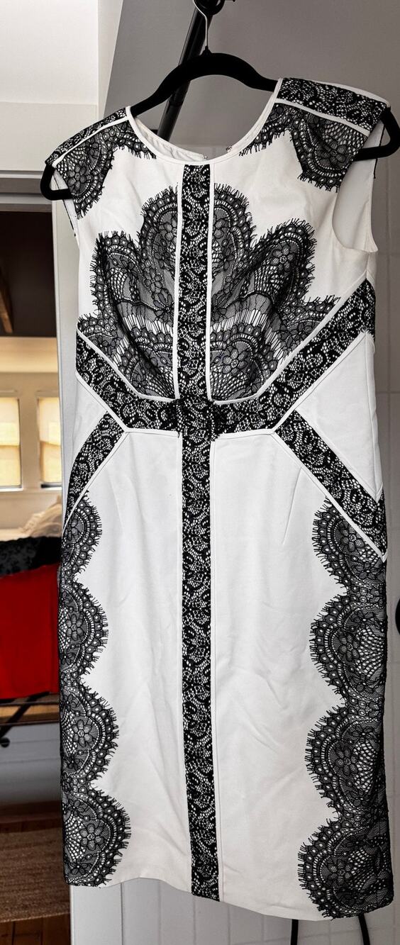 Karen Millen Lace Applique Dress Size 8 Black White Bodycon Illusion Shift Midi